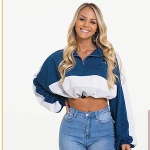 ISO NVGTN Long sleeved crop